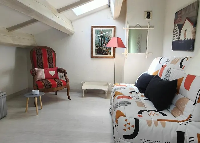 Bright Duplex Port Apartment